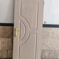درب اتاق همراه با چارچوب
