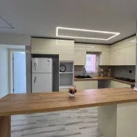 واحدی-شیک-در-ساختمانی-تمیز-با-ساکنین-فرهیخته