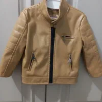 تعدادی لباس و کفش بچگانه|کفش و لباس بچه|هشتگرد, شهرک مهستان ۱|دیوار