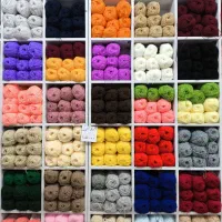 کاموا اکریل بافت در رنگبندی