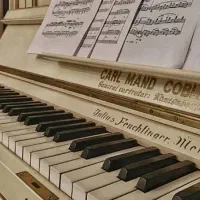 آموزش تخصصی پیانو و ملودیکا/شهرجدید هشتگرد فاز۲