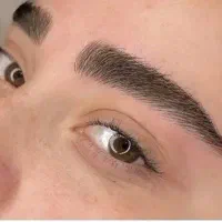 اصلاح ابرو و کوتاهی مو مخصوص خانومها