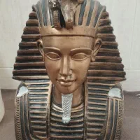 مجسمه اخناتون مصری