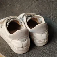 کتونی دخترانه 39 و 40|کیف، کفش، کمربند|رشت, ولکس|دیوار