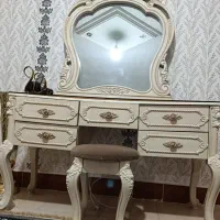 میز و اینه ارایش