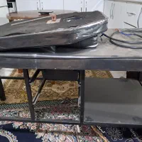 تخت مژه نو و همراه با سه صندلی میزناخن