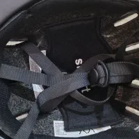 کلاه المانی وشلاق چرم کودک|اسب و تجهیزات اسب‌سواری|تهران, گلستان (شهرک راه آهن)|دیوار