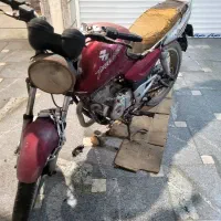 پولسار ۲ شمع