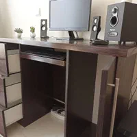 میز کامپیوتر/میز تحریر/جادار/چوبی/دارای کمد و کشو|میز تحریر و کامپیوتر|تهران, شمیران‌نو|دیوار