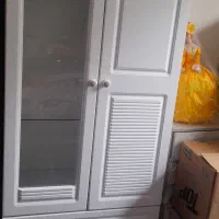 کمد لباس و ویترین بچه نو و سالم با قیمت خیلی مناسب