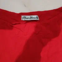 نیم تنه قرمز نخی|لباس|گرگان, |دیوار