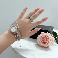 کپشن خوانده شود|ساعت|گرگان, |دیوار