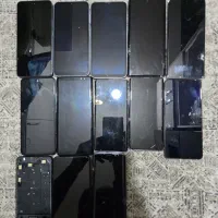 تعدادی گوشی شکسته