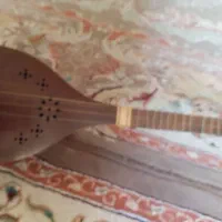 دوتار با چوب توت|سازهای سنتی|نیشابور, شهید بهشتی|دیوار