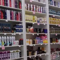 فروشنده خانم