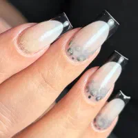 ترمیم ناخن ۴۰۰ با لاکژل کاشت ۶۰۰