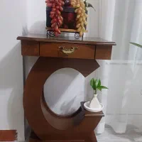 یک عدد میز تلفن  برند شرکت لوتوس