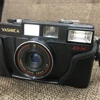 دوربین عکاسی قدیمی YAsHICA-MF-2