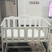 تخت نوزاد در حد نو