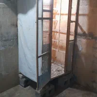 پرنده با قفس|پرنده|ایوان, |دیوار