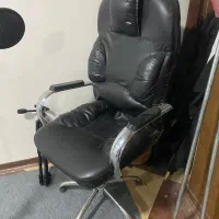صندلی پفکی و چرخ دار