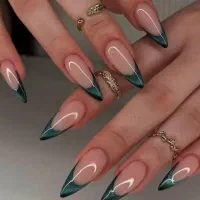 تخفیف ویژه خدمات ناخن با کیفیت بالا و قیمت مناسب|خدمات آرایشگری و زیبایی|کرج, گوهردشت|دیوار