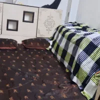 تختخواب دونفره همراه بایک پاتختی  ومیز آرایش