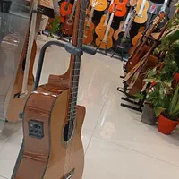 فروش گیتار والنسی|گیتار، بیس، امپلیفایر|نیشابور, فردوس شمالی|دیوار