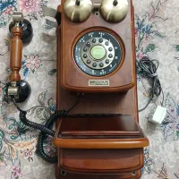 تلفن دیواری چوبی قدیمی