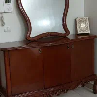 آیینه و کنسول