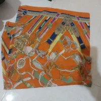 تعدادی روسری شالی و لباس کاملا نو|لباس|رودهن, |دیوار