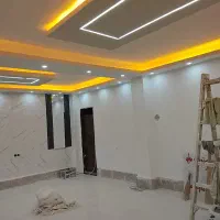رنگ‌آمیزی ساختمان در و پنجره نصب کاغذ دیواری