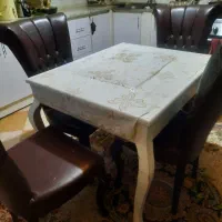 میز ناهار خوری با صندلی