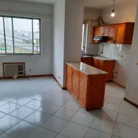 آپارتمان  ساحلی  در نور داخل شهر