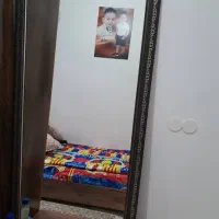 آینه قدی و پنچ عدداینه دیواری در حد نو وسالم