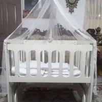 تخت گهواره‌ای کودک درحدنو