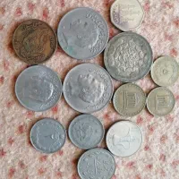 تسبیح نقره وتعدادی سکه قدیمی