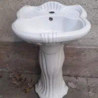 روشویی تک با پایه و        روشویی باشیرآب