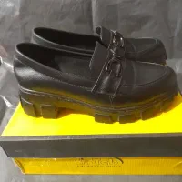 چندجفت کفش زنانه درحدنو سایز۳۹و۴۰