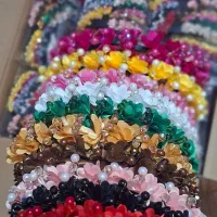 خانم جوان برای کار داخل کارگاه