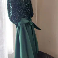 پیراهن بچگونه|کفش و لباس بچه|شیروان (خراسان), |دیوار