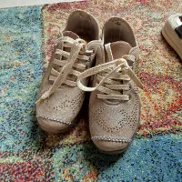 کفش تابستانی و کتونی سایز ۳۸ فقط دو تا۳۰۰تومنومن