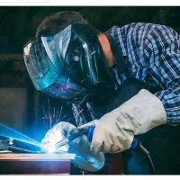 به جوشکار نیازمندیم