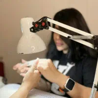 خدمات، اموزش کاشت ناخن