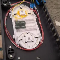 خدمات فیبر نوری