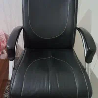 صندلی اداری در حد نو