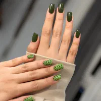 تخفیف ۳۰٪ خدمات ترمیم و کاشت ناخن