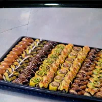 شیرینی خانگی باقلوا لبنانی نخودچی عید نوروز و فطر