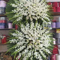 پایه گل ترحیم، گلکاری دور سنگ مزار