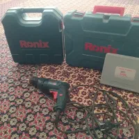 مقداری ابزار کناف ودو عدد خرک برای زیر پا